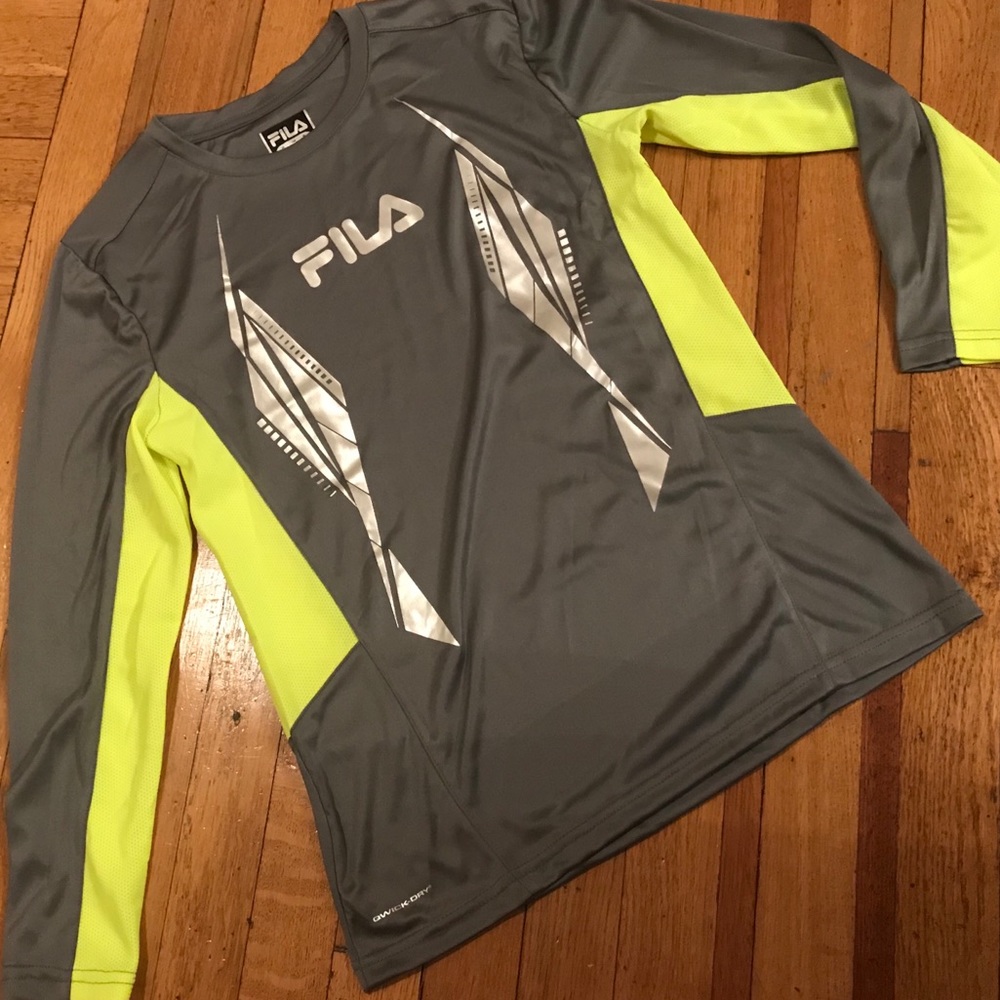 Fila athletic T-Shirt for boys 14/16 NWOT